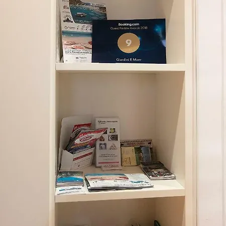 B&B Giardini E Mare 콰르투 산텔레나