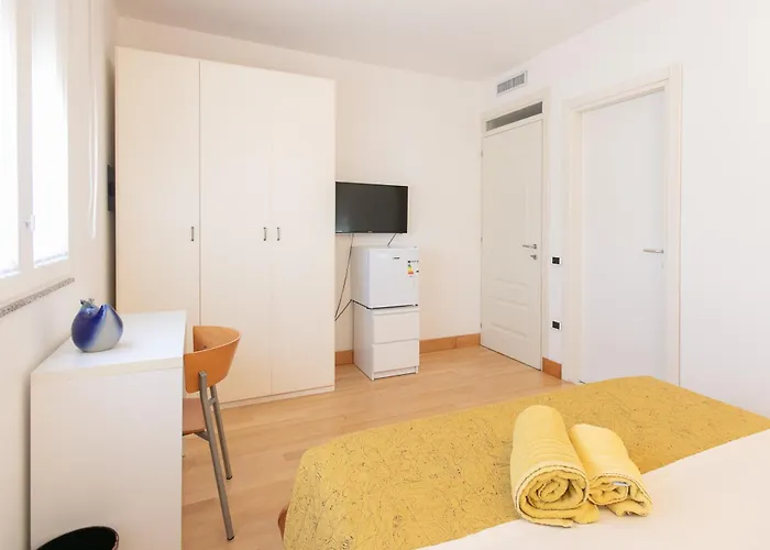 Giardini E Mare 夸尔图-圣埃莱娜