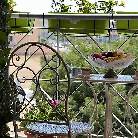 Oda ve Kahvaltı Giardini E Mare