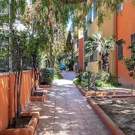 Giardini E Mare Bed & Breakfast Quartu SantʼElena