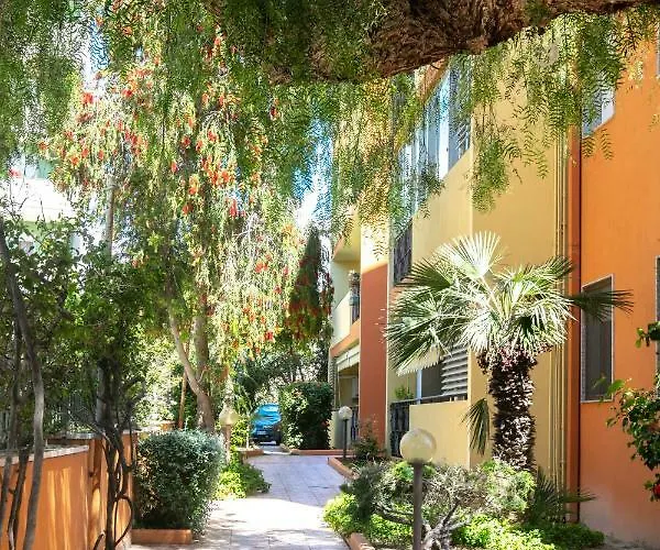 Giardini E Mare Oda ve Kahvaltı 4*